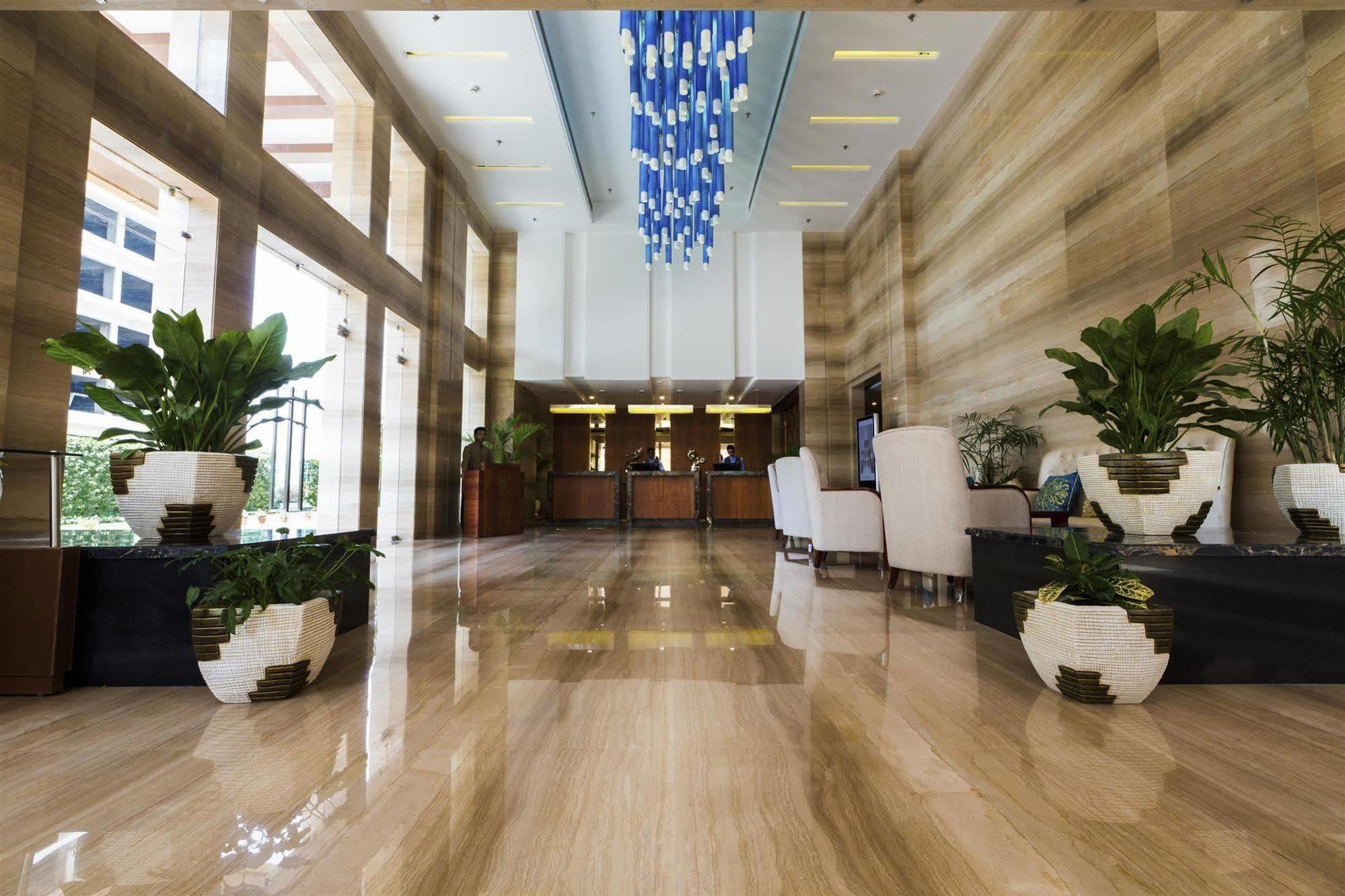 โกลเดน ทิวลิป วาสันดารา โฮเต็ล แอนด์ สวีท Hotel กาเซียบัด ภายนอก รูปภาพ