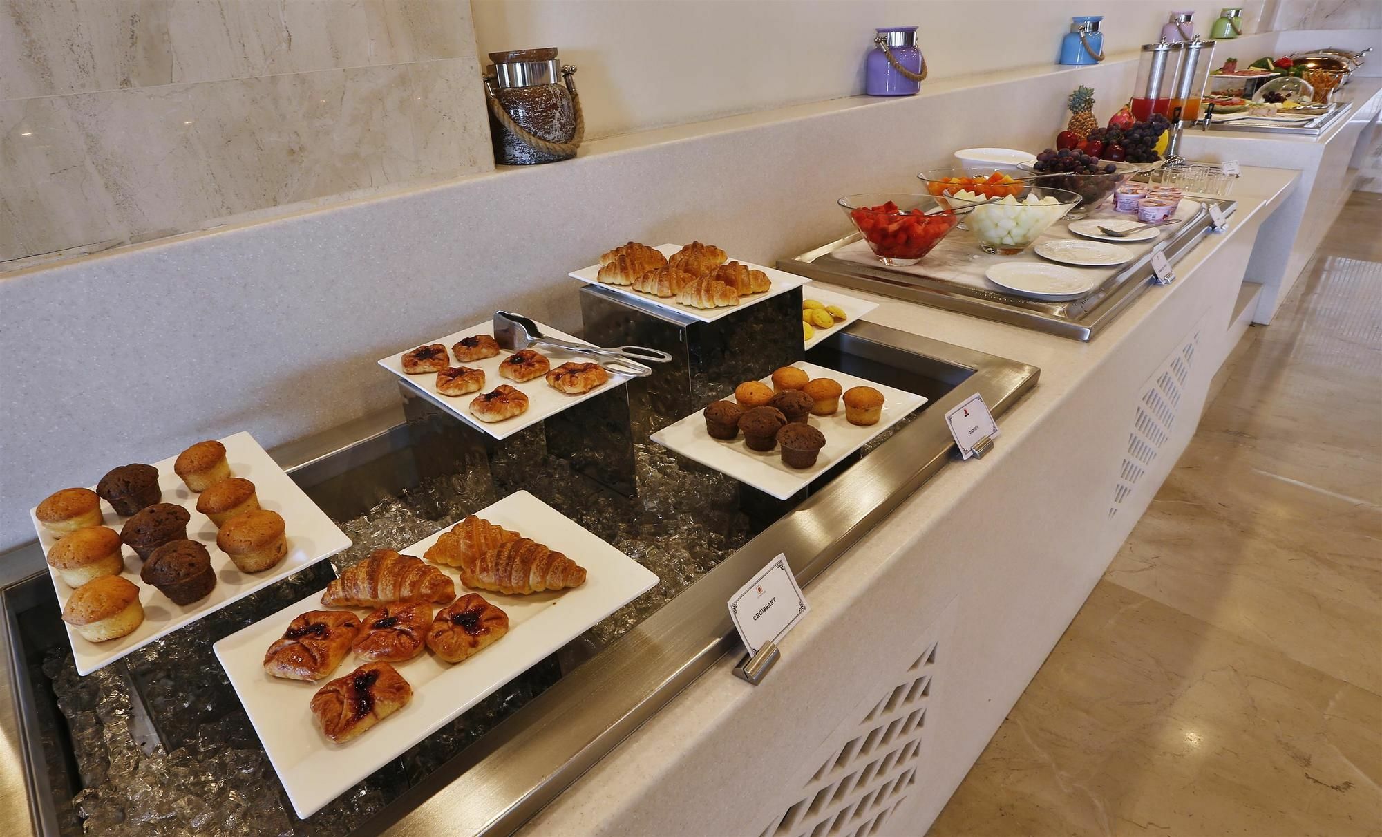 โกลเดน ทิวลิป วาสันดารา โฮเต็ล แอนด์ สวีท Hotel กาเซียบัด ภายนอก รูปภาพ